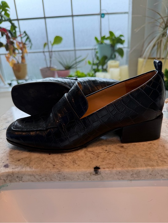 Easy Spirit Shoes - Easy Spirit Black Croc-Embossed Leather Loafers